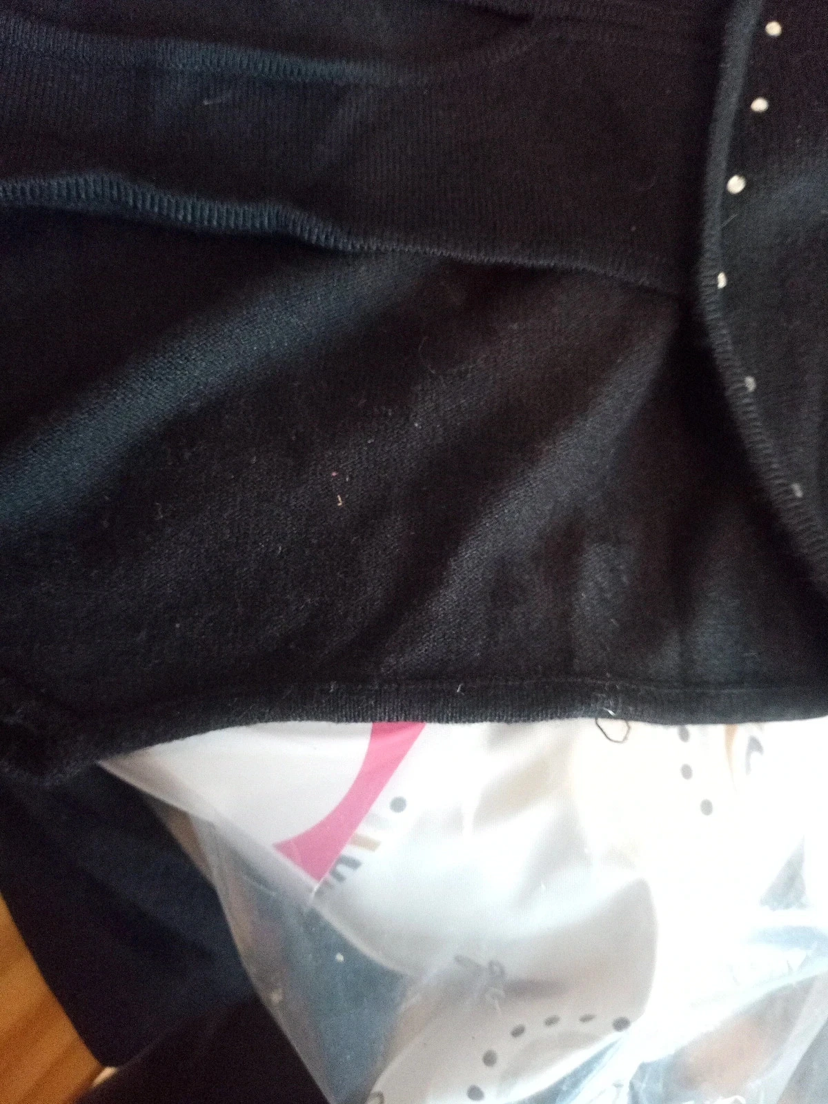 Haut Noir Ajusté avec Découpe Poitrine & Strass – Style Gothique Chic / Y2K – photo 7